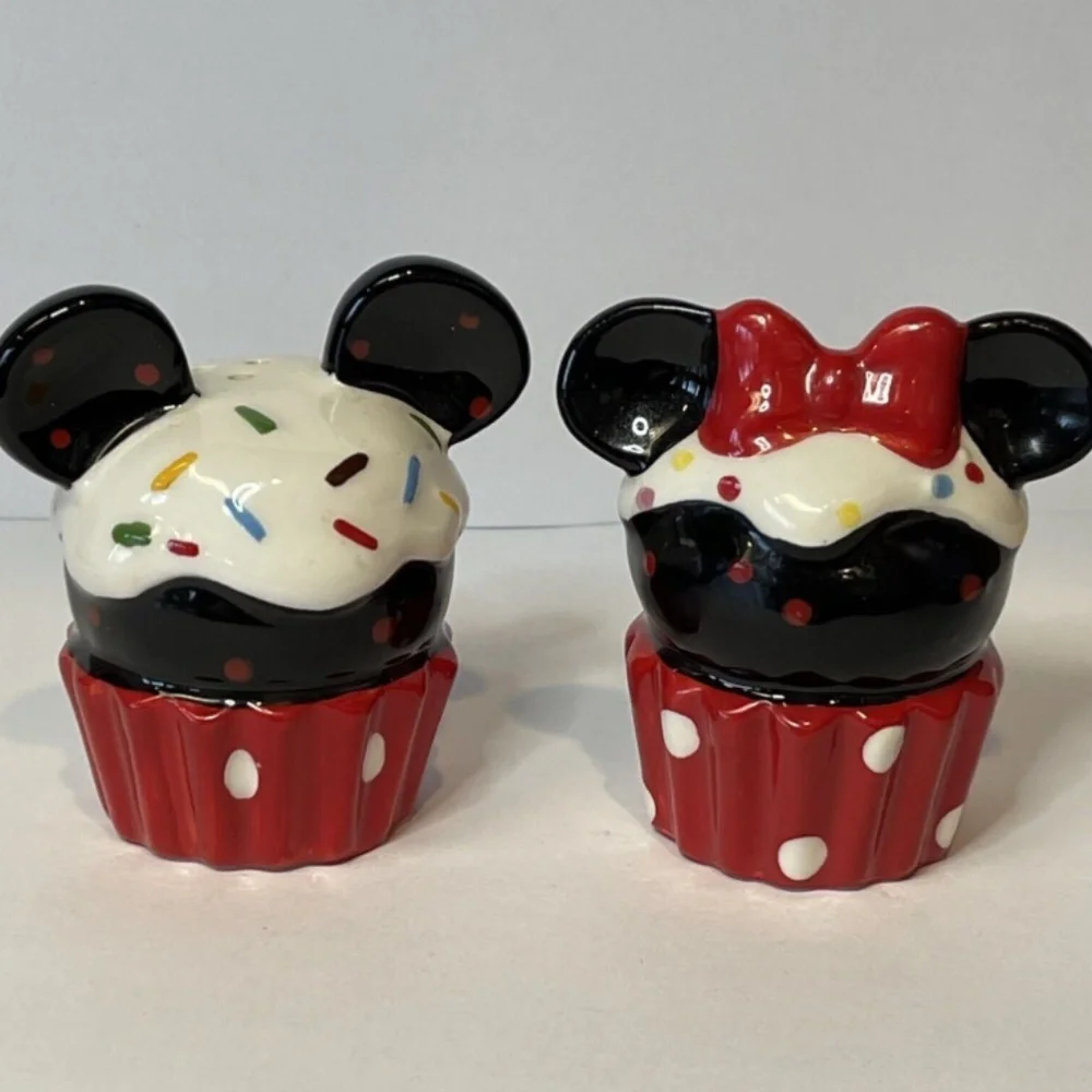 🆕 Disney Mickey & Minnie Mouse Ceramic Cupcake Salt & Pepper Shakers, NWOB